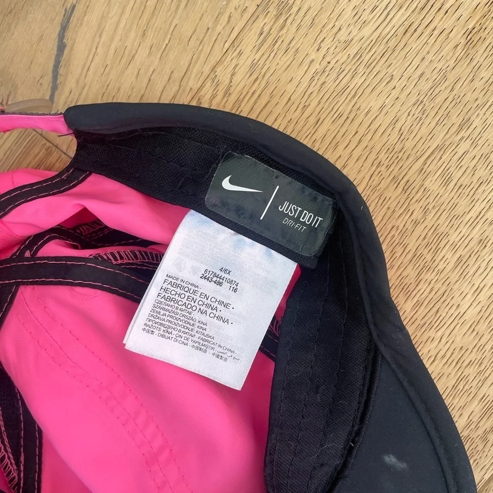 Nike feather lite baseball hat